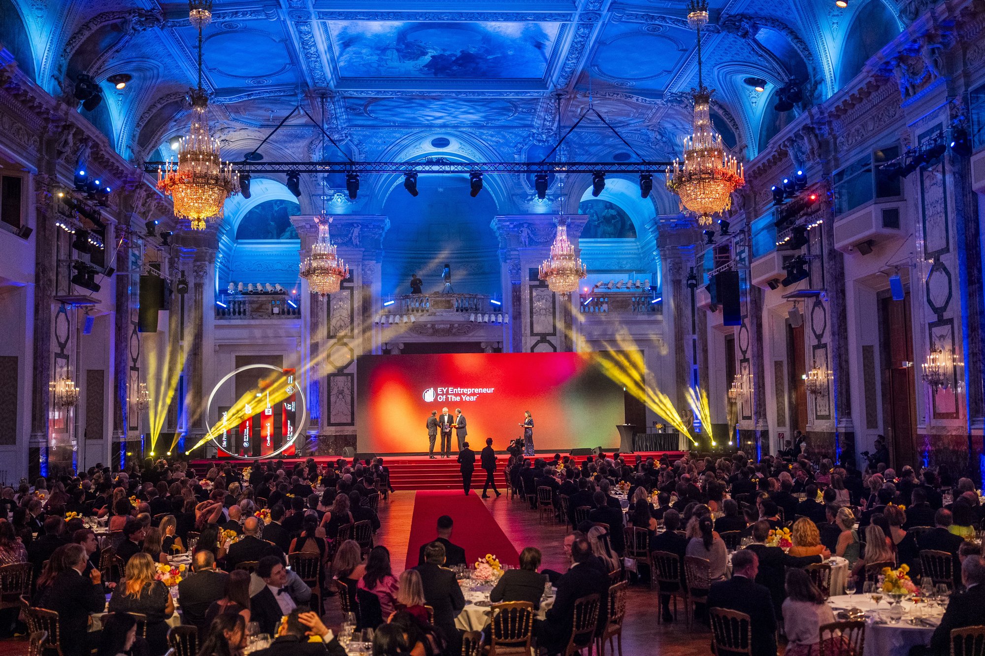 Ey-award-saal-2