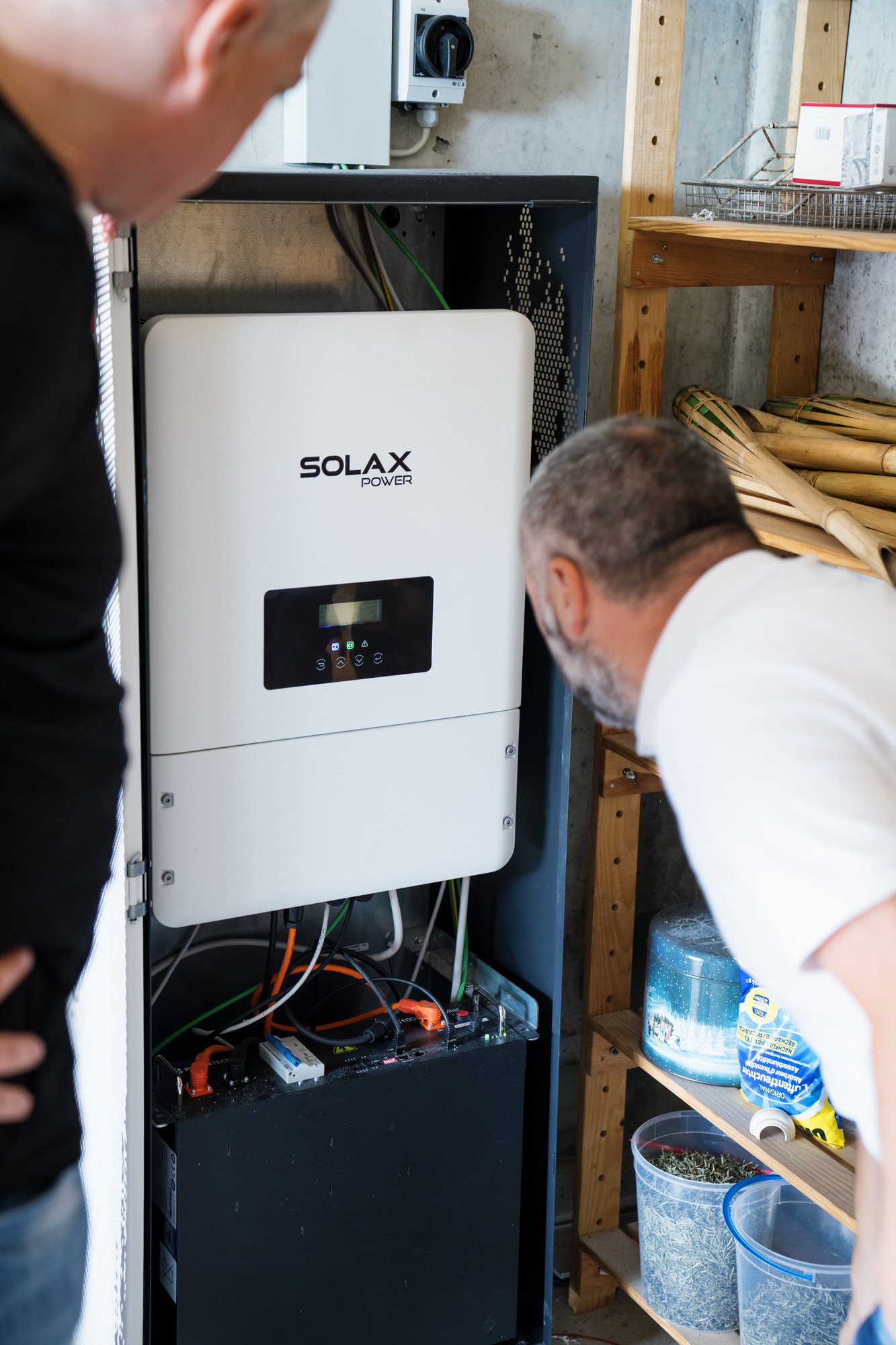 Solax Wechselrichter PV-Freiflächenanlage beim Projekt Urnäsch
