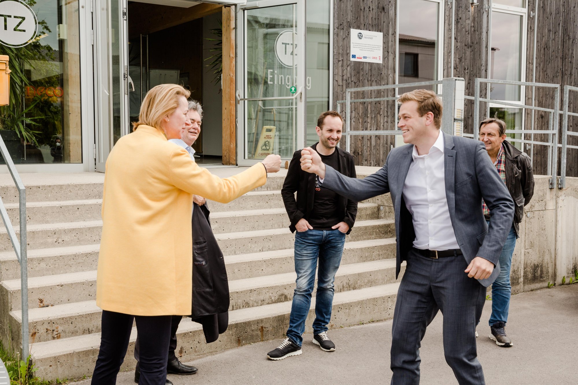 Vizekanzler Kogler zu Gast bei neoom